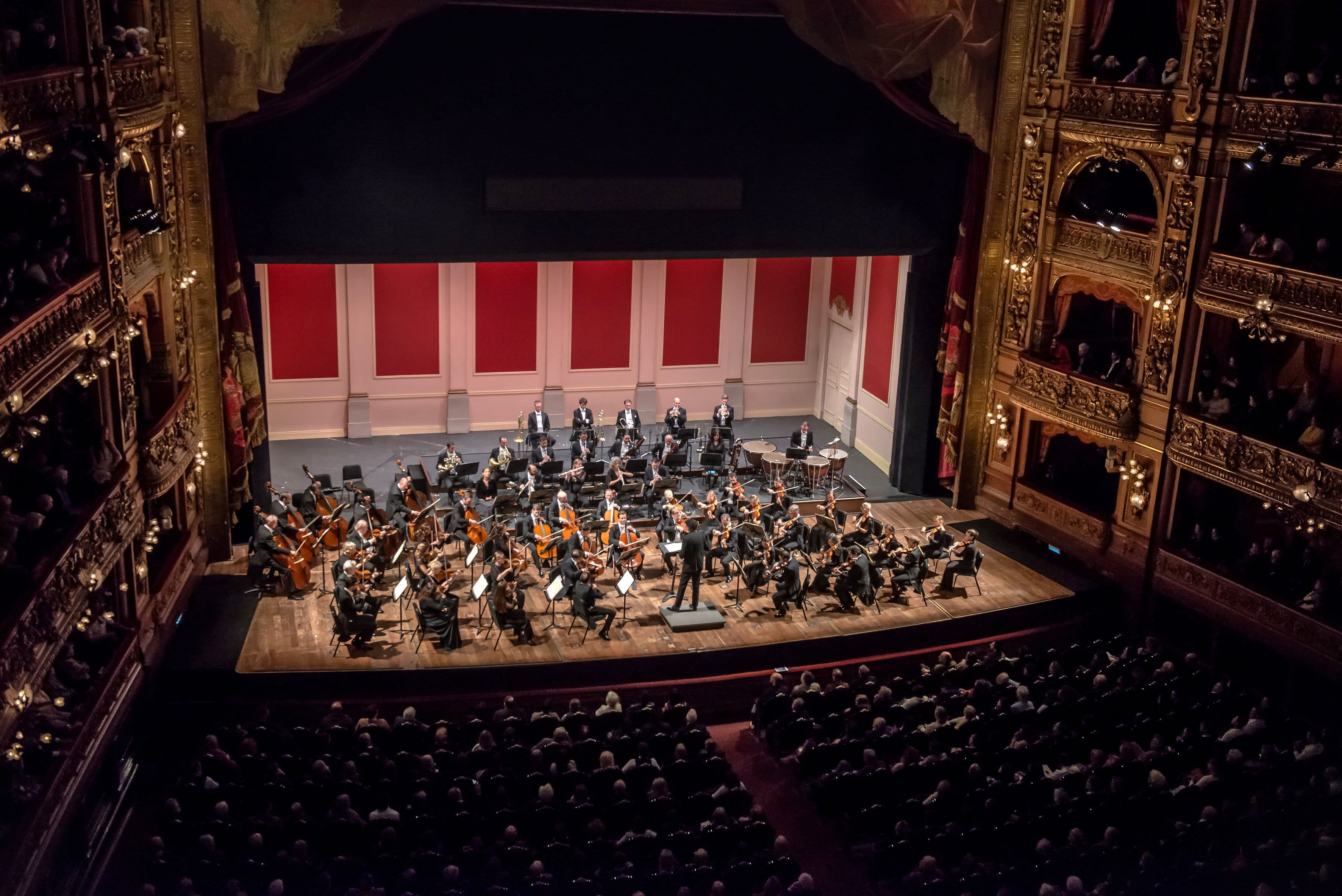 El Mozarteum Argentino...